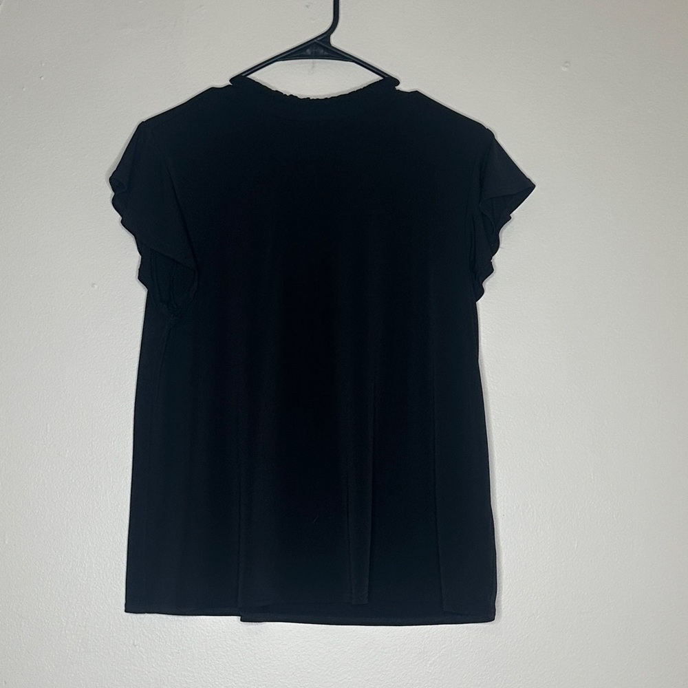 Versona Elegant Black Short Sleeve Tee